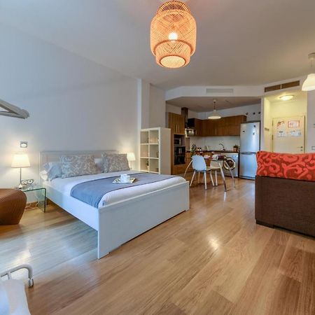 Lyrioshomes Apartamento Estudio La Biznaga Malaga Exterior photo