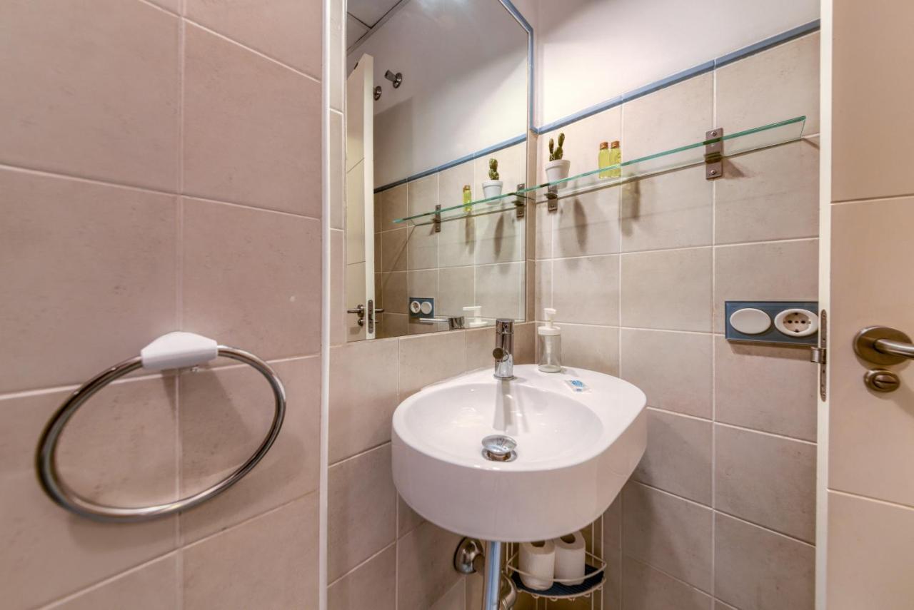 Lyrioshomes Apartamento Estudio La Biznaga Malaga Exterior photo