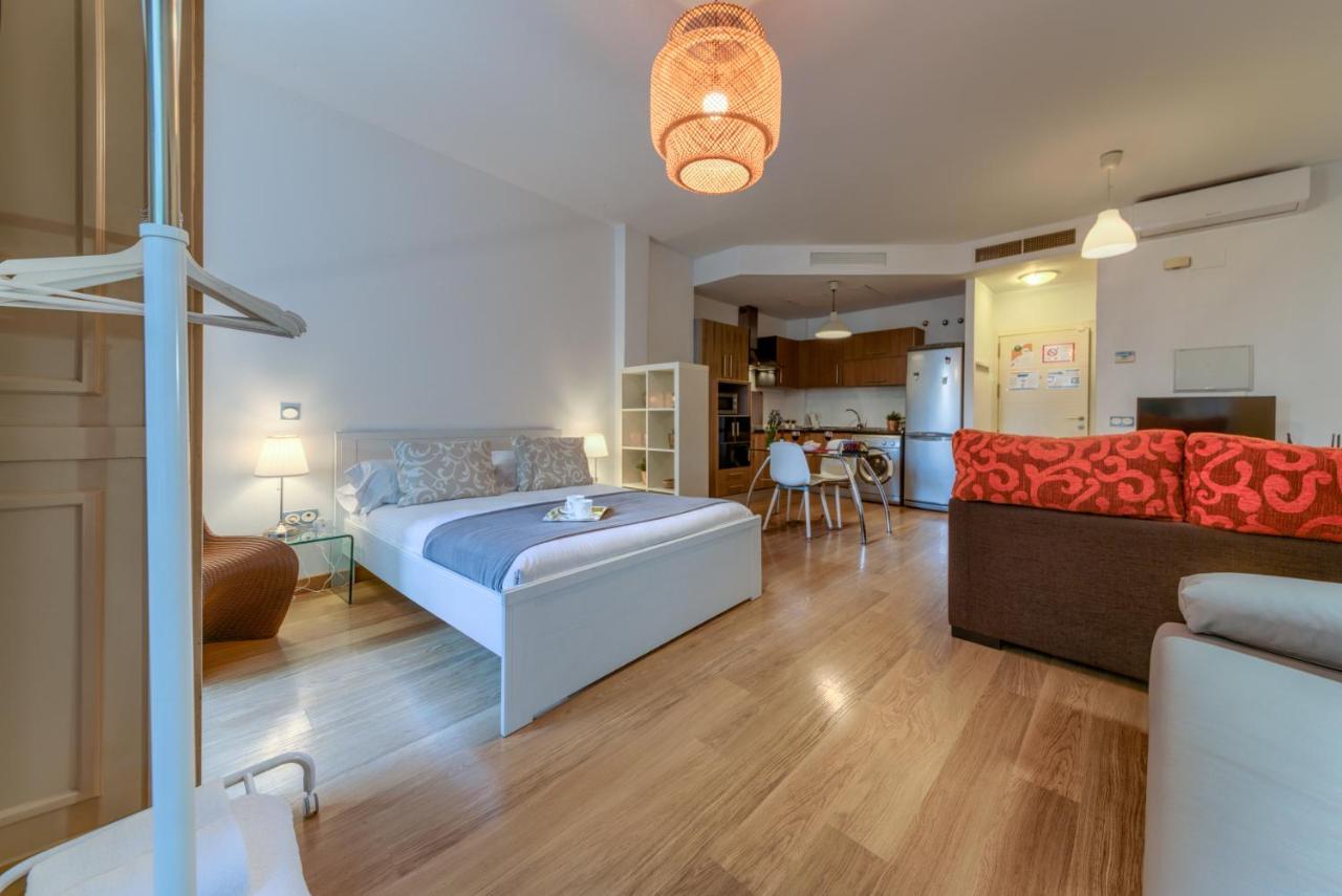 Lyrioshomes Apartamento Estudio La Biznaga Malaga Exterior photo